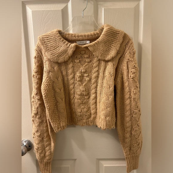 Lush Sweaters - NWOT Lush Vintage Peach/tan acrylic cropped collared sweater
